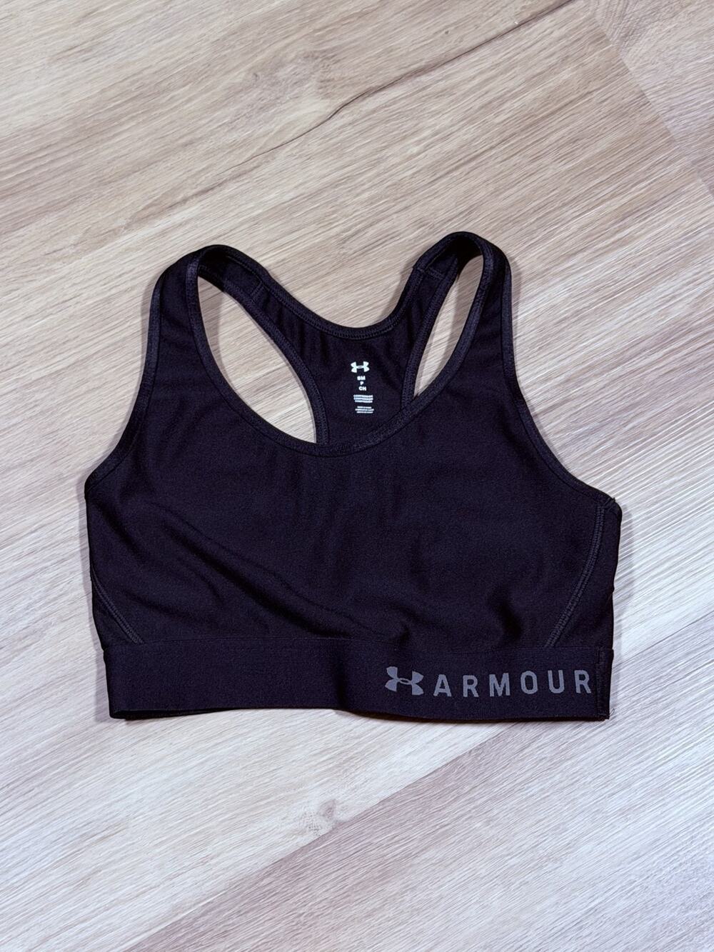 Under Armour Keyhole Racerback Sports Bra Womens Small Black Compression
